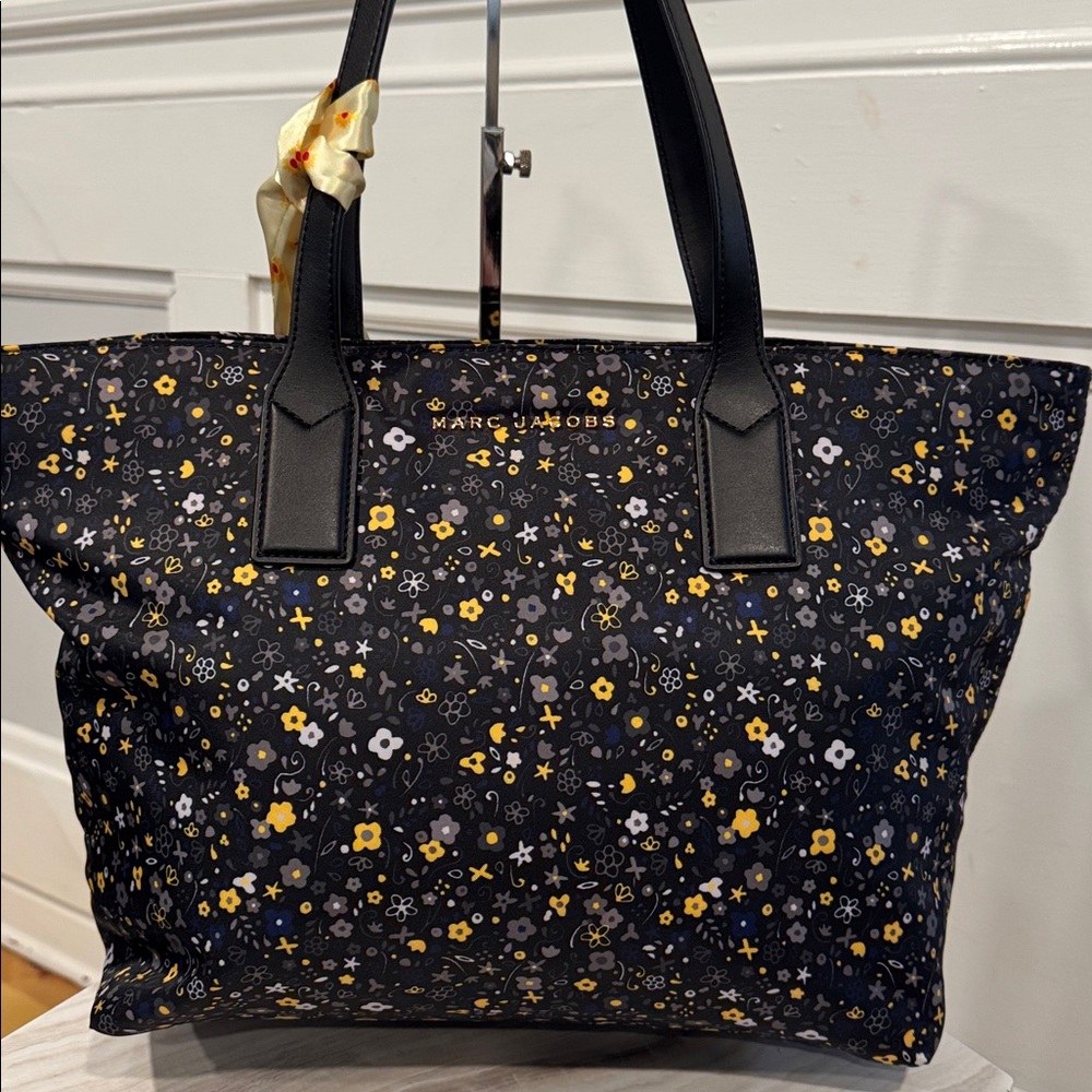 Marc Jacobs Bag Wingman Black Yellow Floral Nylon Tote EUC - Picture 5 of 17